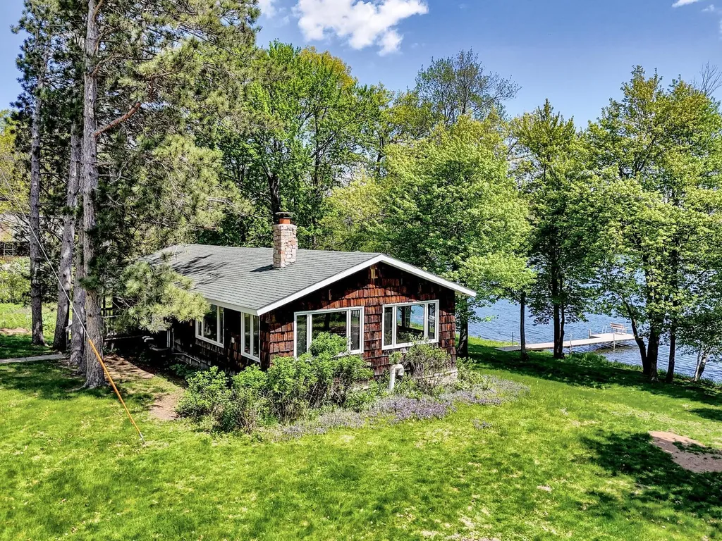 2122 N Twin Lakes Street Saint Croix Falls WI 54024