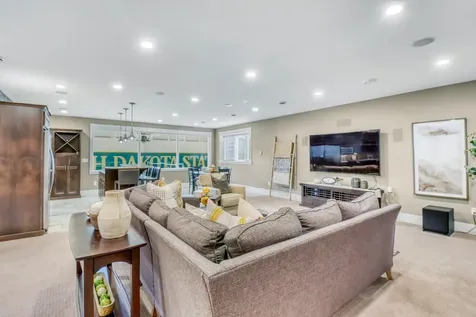 4232 54th Avenue S Fargo ND 58104