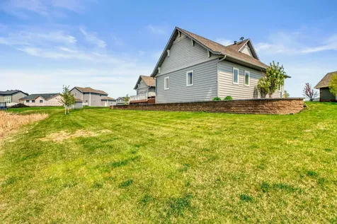 4232 54th Avenue S Fargo ND 58104