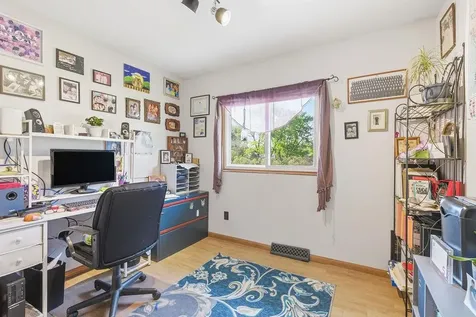 2101 Laramie Trail Brooklyn Park MN 55444