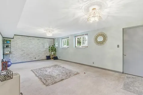 2101 Laramie Trail Brooklyn Park MN 55444