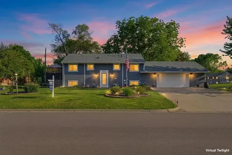 2101 Laramie Trail Brooklyn Park MN 55444