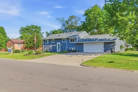 2101 Laramie Trail Brooklyn Park MN 55444