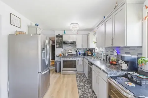2101 Laramie Trail Brooklyn Park MN 55444
