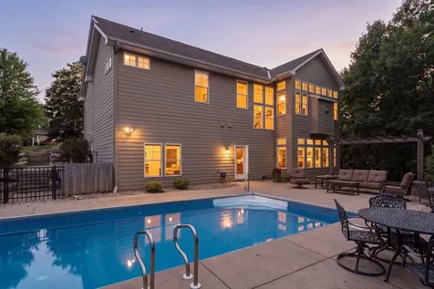 3958 Greystone Ridge Eagan MN 55122