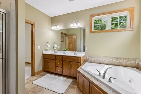 3958 Greystone Ridge Eagan MN 55122