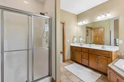 3958 Greystone Ridge Eagan MN 55122