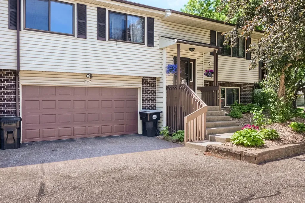 11847 Undercliff Street NW Coon Rapids MN 55433