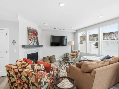 4876 Avery Court Eagan MN 55123