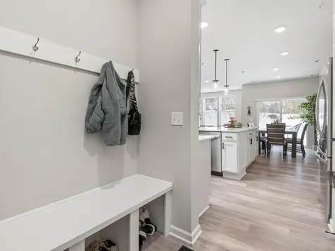 4876 Avery Court Eagan MN 55123
