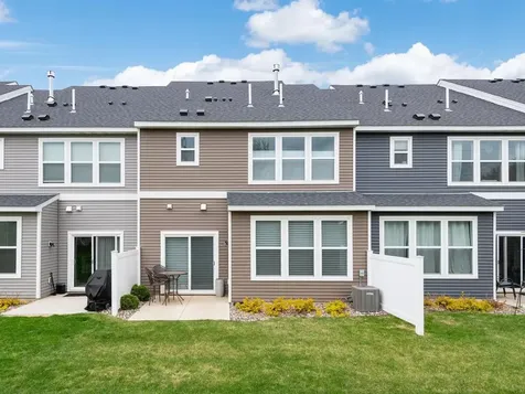 4876 Avery Court Eagan MN 55123