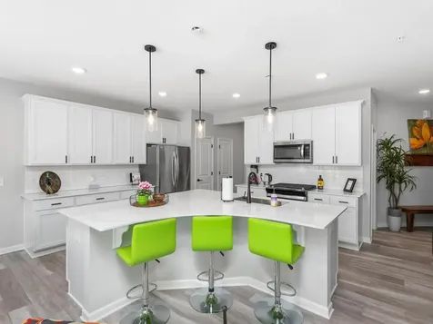 4876 Avery Court Eagan MN 55123
