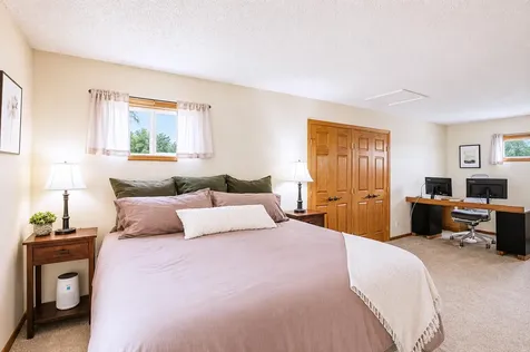 17168 560th Avenue Austin MN 55912