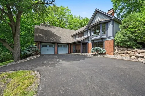 16480 Kingswood Drive Lakeville MN 55044