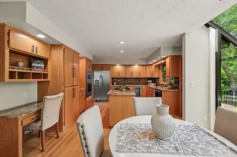 16480 Kingswood Drive Lakeville MN 55044