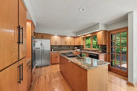 16480 Kingswood Drive Lakeville MN 55044