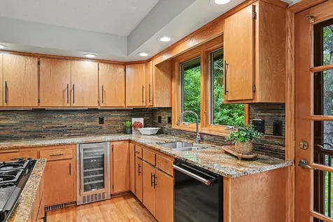16480 Kingswood Drive Lakeville MN 55044