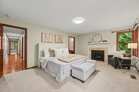 16480 Kingswood Drive Lakeville MN 55044