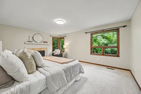16480 Kingswood Drive Lakeville MN 55044