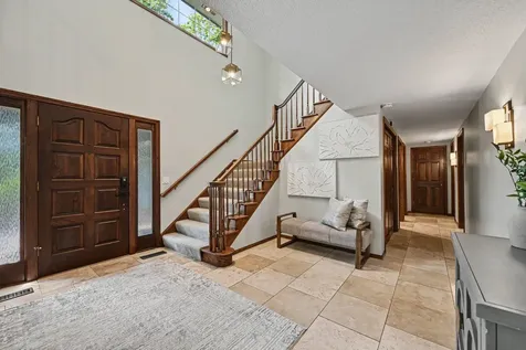 16480 Kingswood Drive Lakeville MN 55044