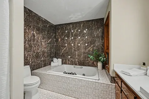 16480 Kingswood Drive Lakeville MN 55044