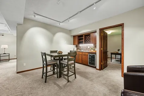 16480 Kingswood Drive Lakeville MN 55044