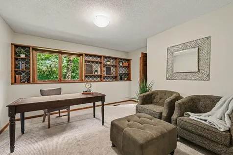 16480 Kingswood Drive Lakeville MN 55044