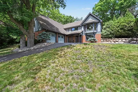 16480 Kingswood Drive Lakeville MN 55044