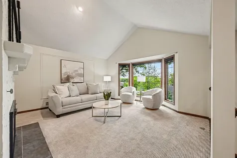 16480 Kingswood Drive Lakeville MN 55044
