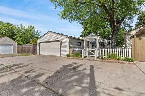 4425 Knox Avenue N Minneapolis MN 55412