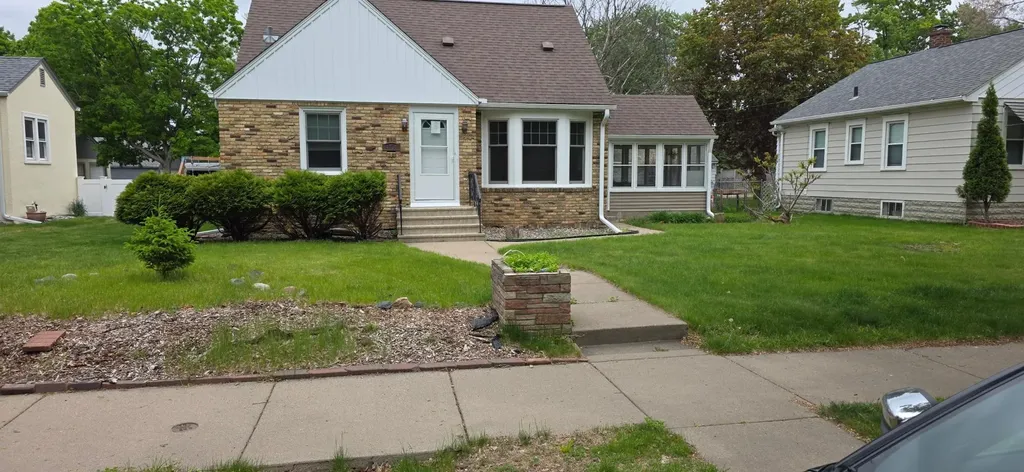 4030 Vera Cruz Avenue N Robbinsdale MN 55422