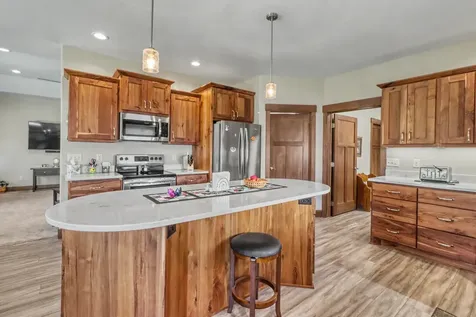 906 Lake Forest Circle Detroit Lakes MN 56501