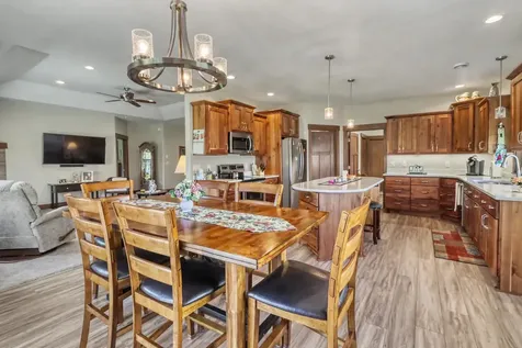 906 Lake Forest Circle Detroit Lakes MN 56501
