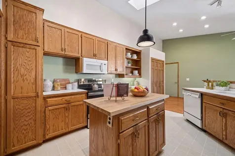 804 Ivy Lane Eagan MN 55123