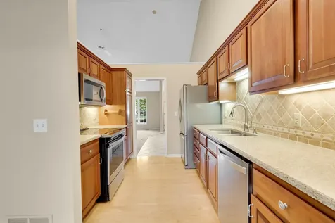 8313 Essex Road Chanhassen MN 55317