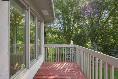 8313 Essex Road Chanhassen MN 55317