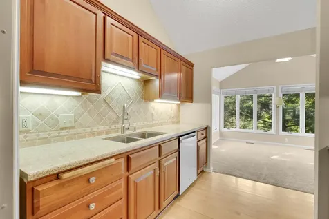 8313 Essex Road Chanhassen MN 55317