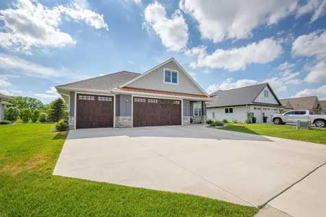 104 Dancing Waters Circle Mankato MN 56001