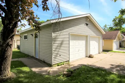 125 Adams Street SE Hutchinson MN 55350