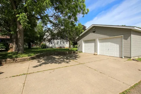 125 Adams Street SE Hutchinson MN 55350