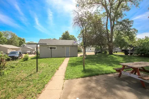 125 Adams Street SE Hutchinson MN 55350