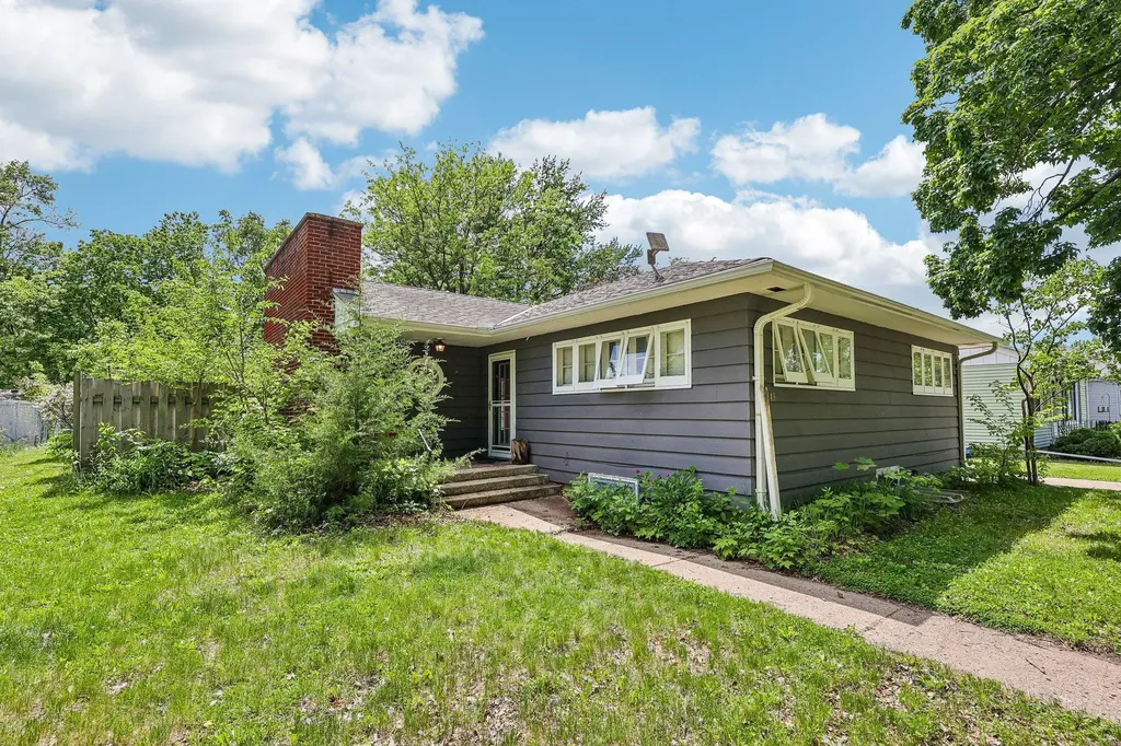 113 Central Street Le Sueur MN 56058