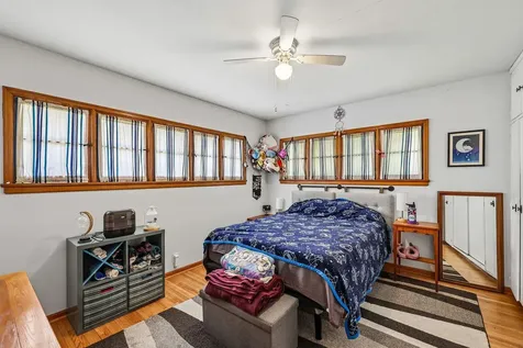 113 Central Street Le Sueur MN 56058
