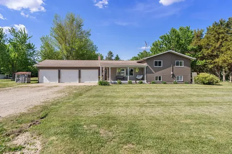 11057 366th Avenue Waseca MN 56093