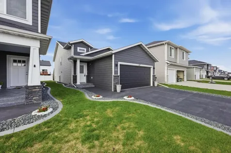 1571 67th Avenue S Fargo ND 58104