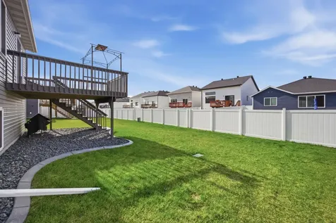 1571 67th Avenue S Fargo ND 58104