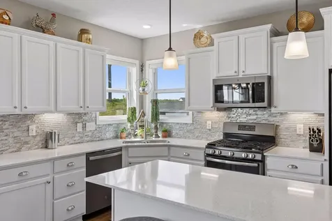 9789 Glacial Valley Bay Woodbury MN 55129