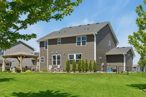 9789 Glacial Valley Bay Woodbury MN 55129