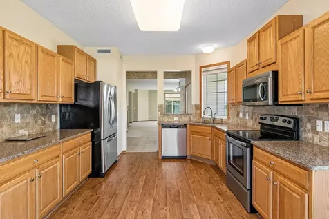 1692 Oakbrooke Way Eagan MN 55122