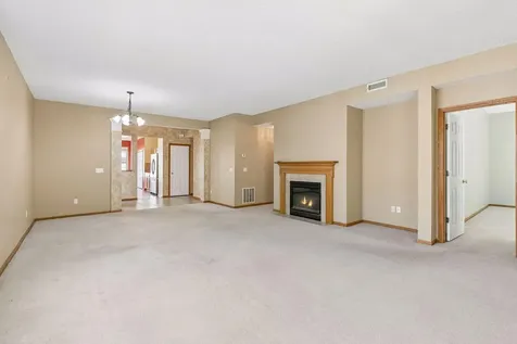1692 Oakbrooke Way Eagan MN 55122